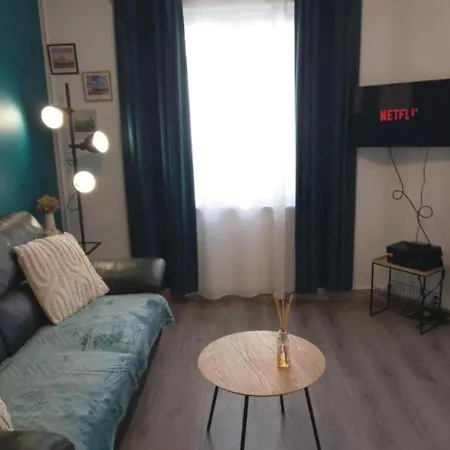 Le Vitoria- - Gare - Ferry - Eurotunnel Apartman *
