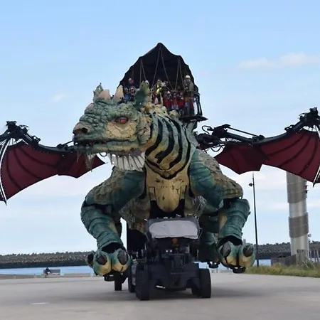 Le Vitoria- - Gare - Ferry - Eurotunnel *